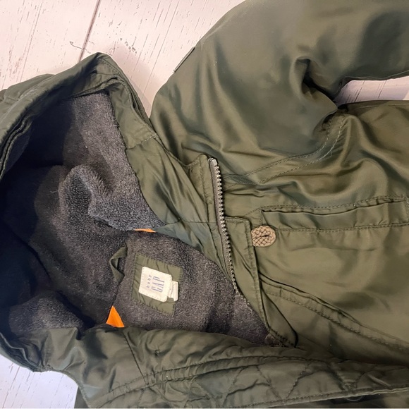 Perfect condition winter jacket for boy. - Picture 3 of 7